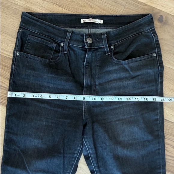 👖 Levi’s 721 High Rise Skinny Jeans – Dark Gray / Black
Size 30 - Picture 4 of 10